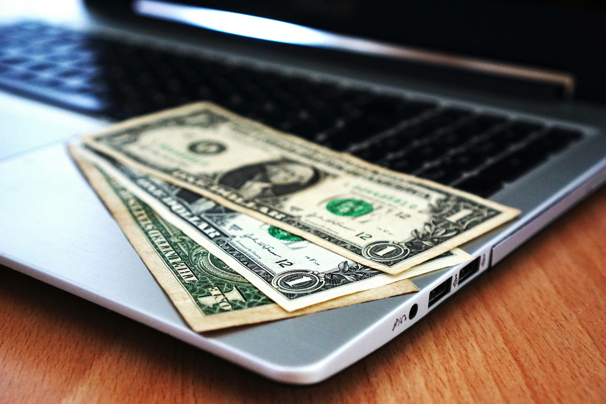 How to Use QuickBooks to Track and Improve Small Business Cash Flow